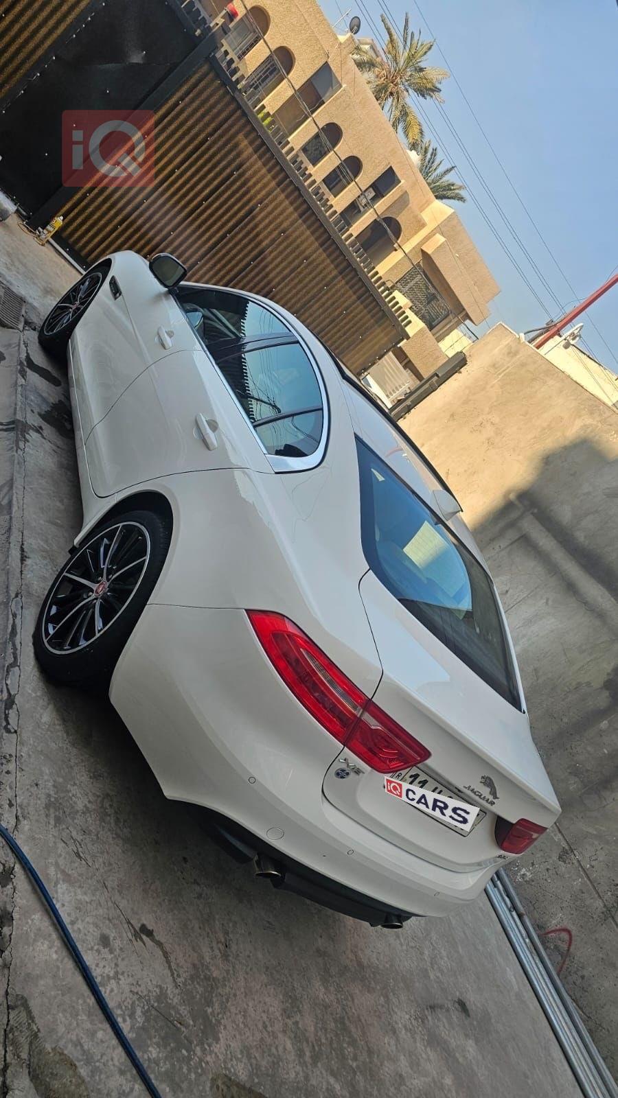 جاكوار XE